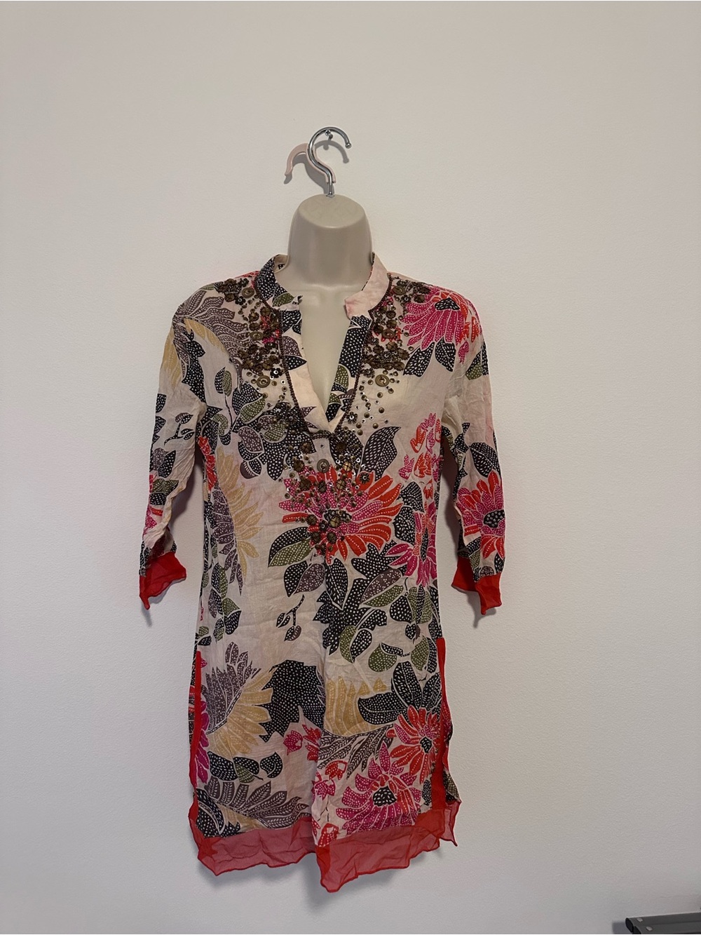 Floral V-Neck Tunic Top in Pink and Red